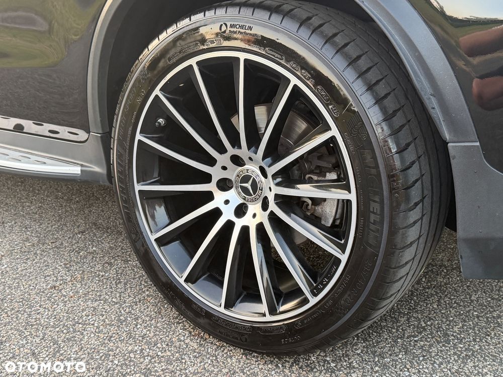 Mercedes-Benz GLC 250 4Matic 9G-TRONIC AMG Line - 21