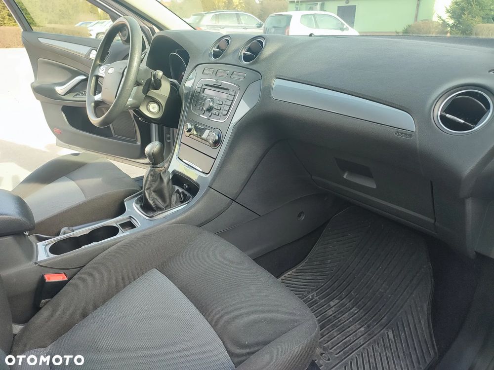 Ford Mondeo - 12