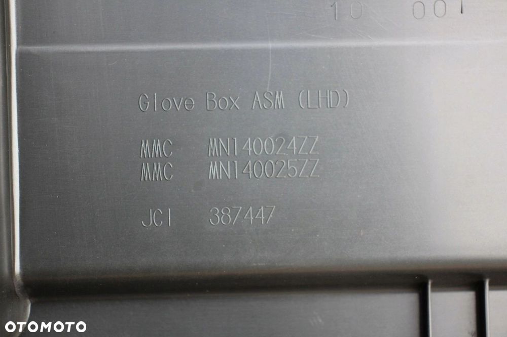 Schowek pasażera kompletny MITSUBISHI COLT VI Z30 oryginalny Europa (1007) - 5
