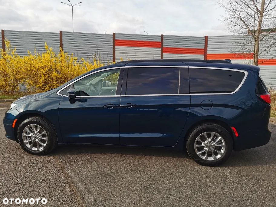 Chrysler Pacifica - 18