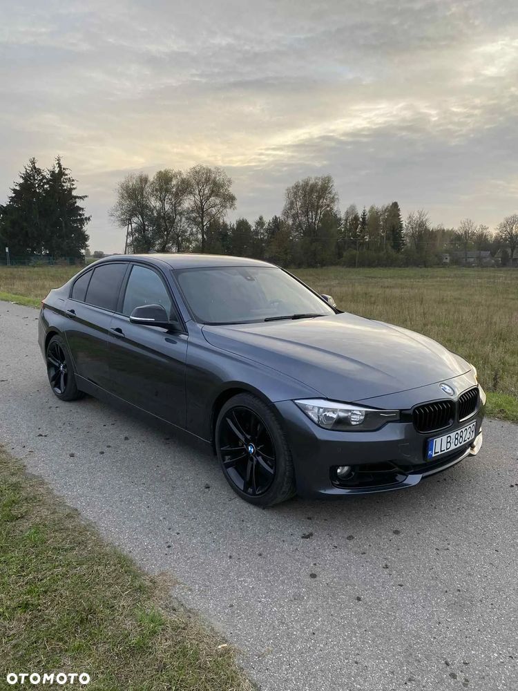 BMW Seria 3 328i Sport Line - 2