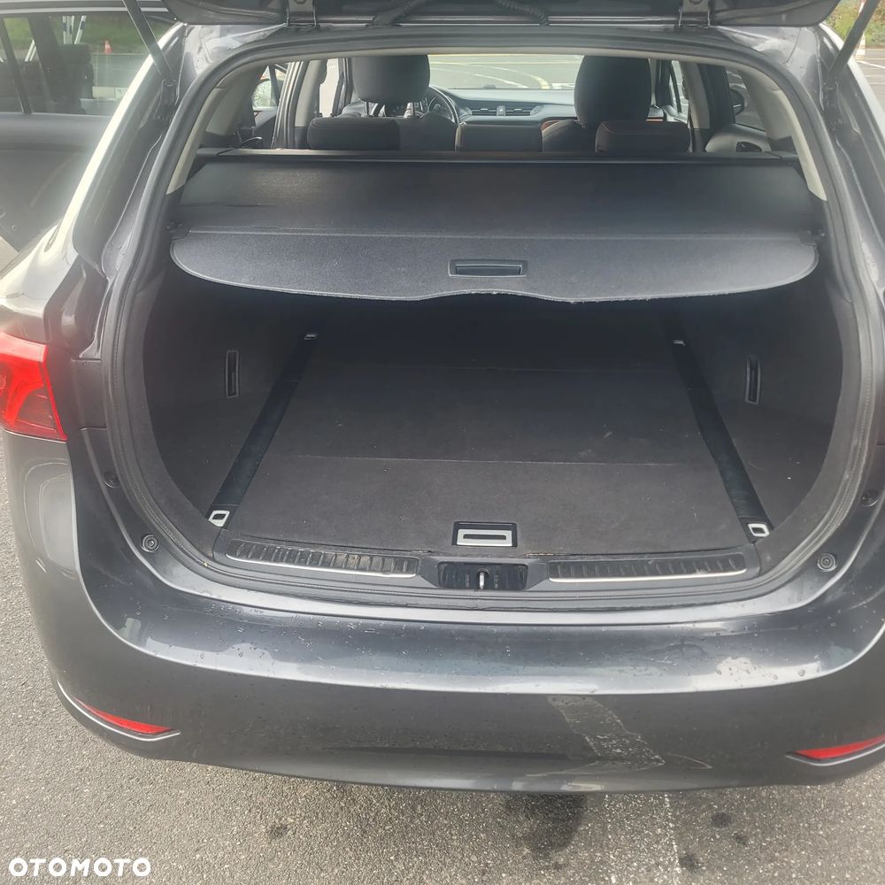 Toyota Avensis 1.8 Prestige MS - 6