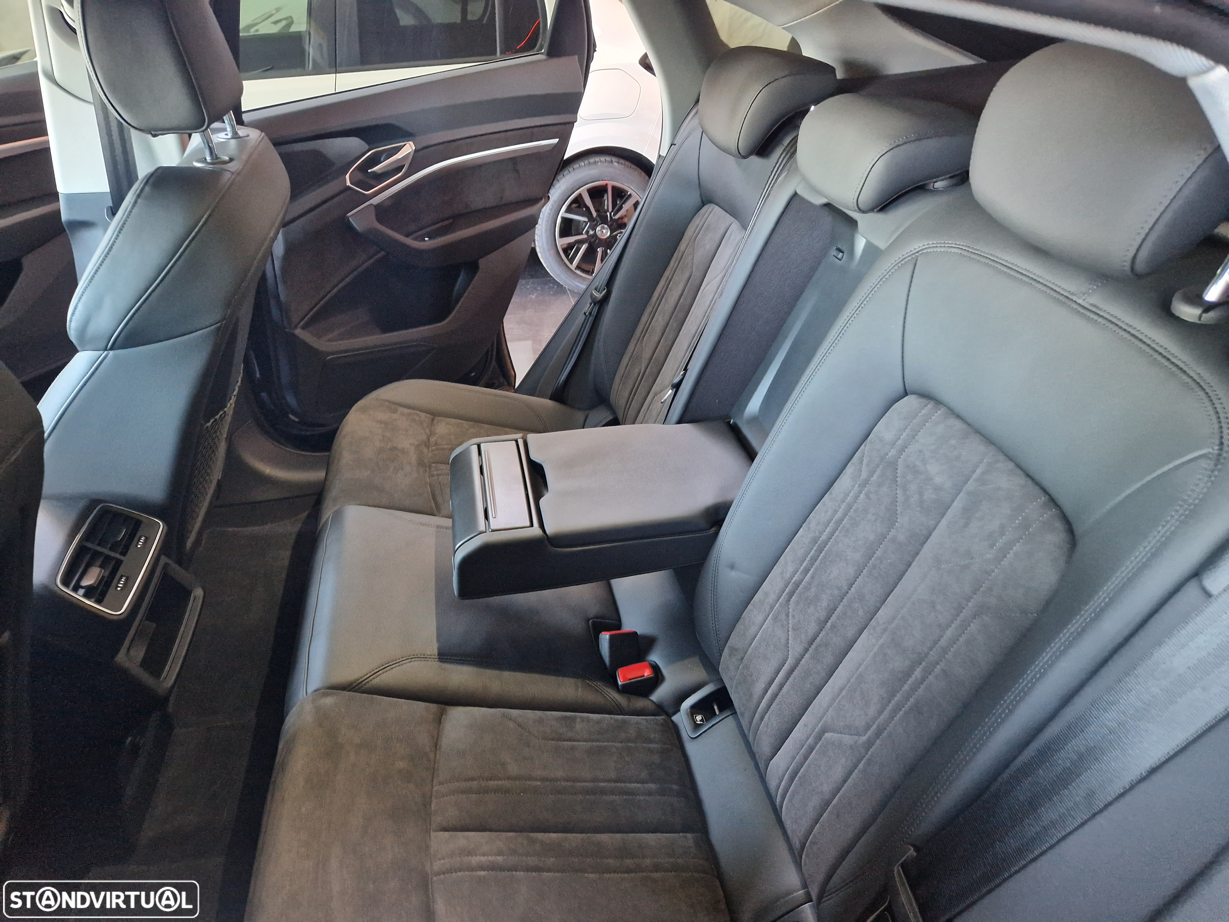 Audi e-tron Sportback 50 quattro Advanced - 38