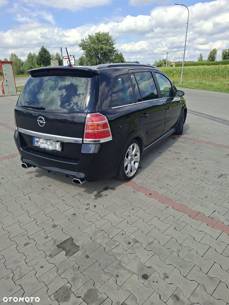 Opel Zafira - 2