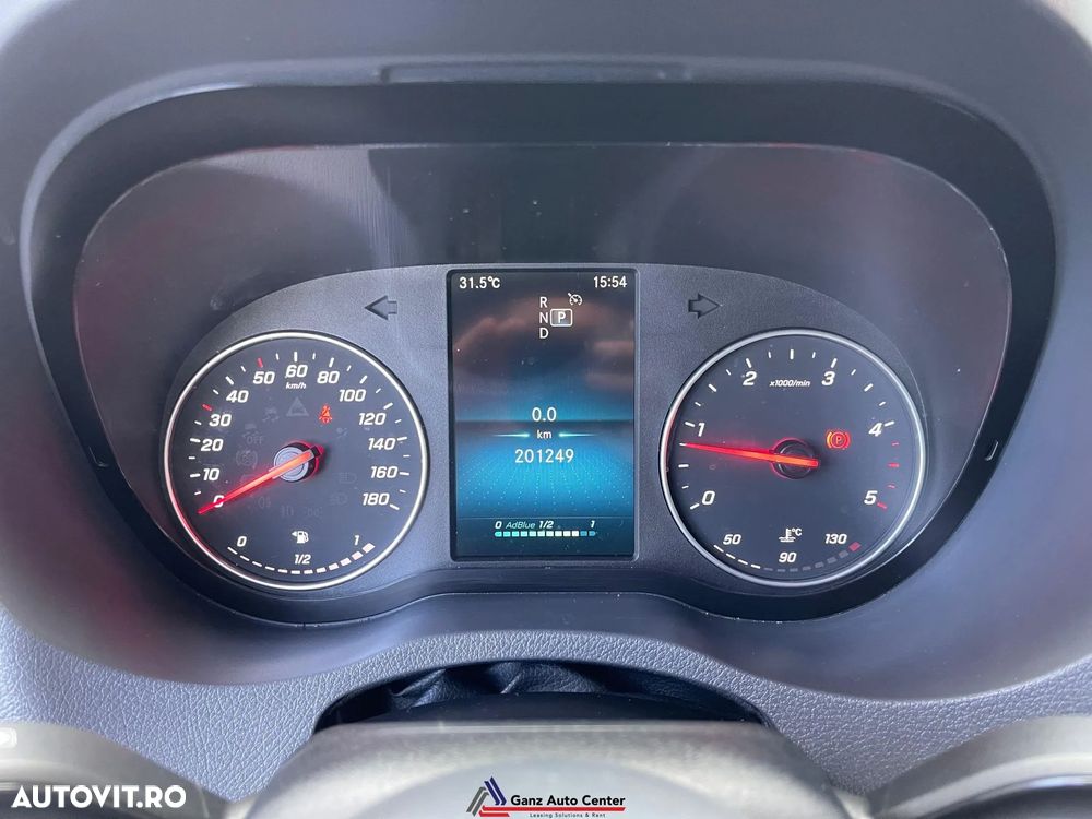Mercedes-Benz Sprinter - 15