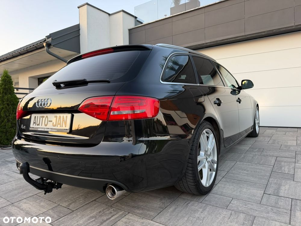 Audi A4 Avant - 32