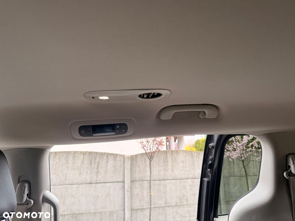 Chrysler Pacifica - 15