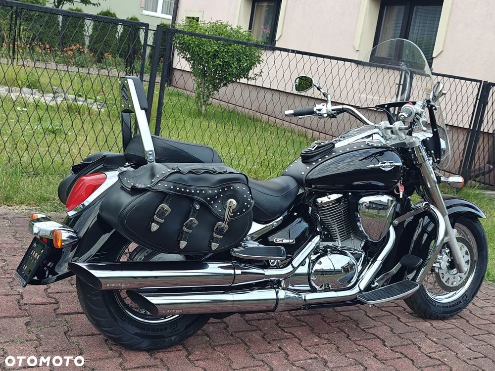 Suzuki Intruder - 20