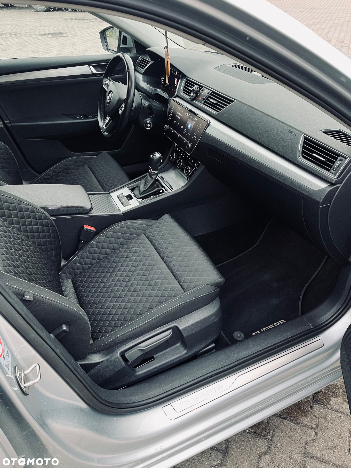 Skoda Superb 2.0 TDI Ambition DSG - 14