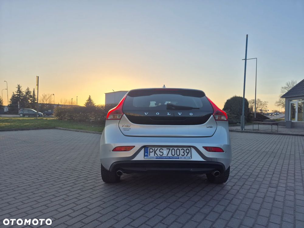 Volvo V40 D2 Inscription - 10