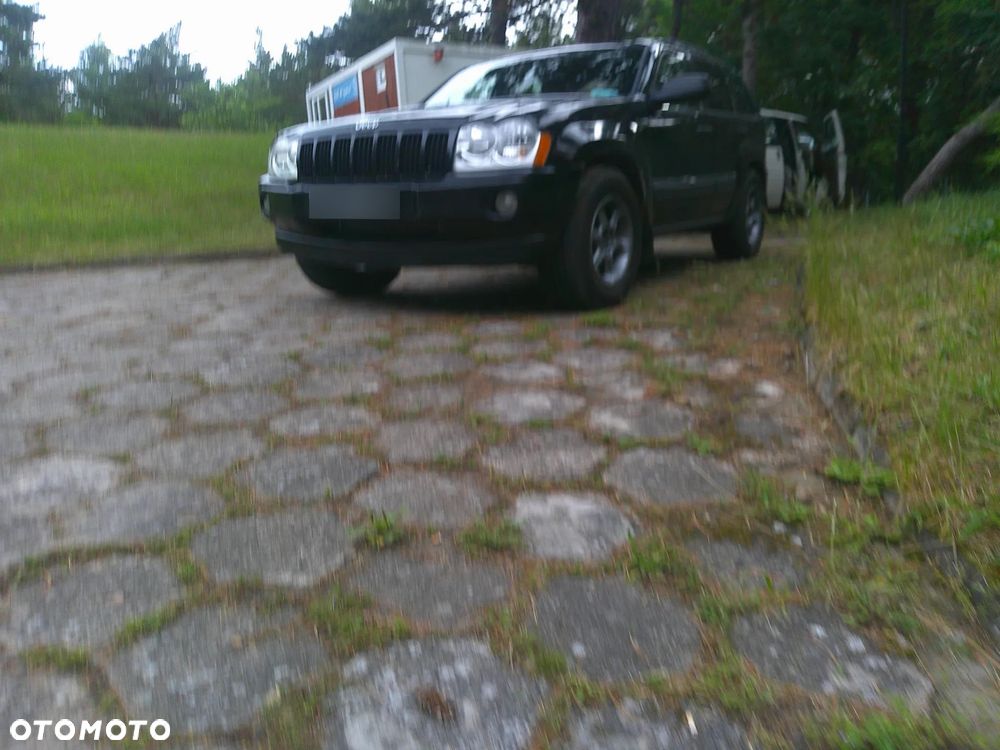 Jeep Grand Cherokee - 31