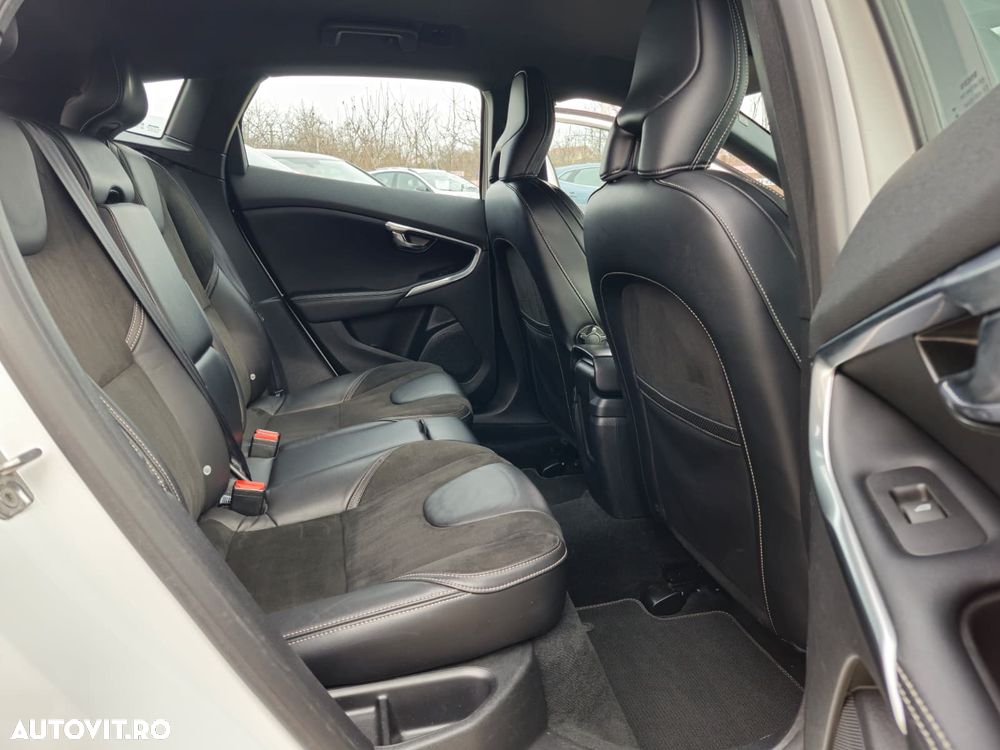 Volvo V40 D3 Aut. R-Design - 9