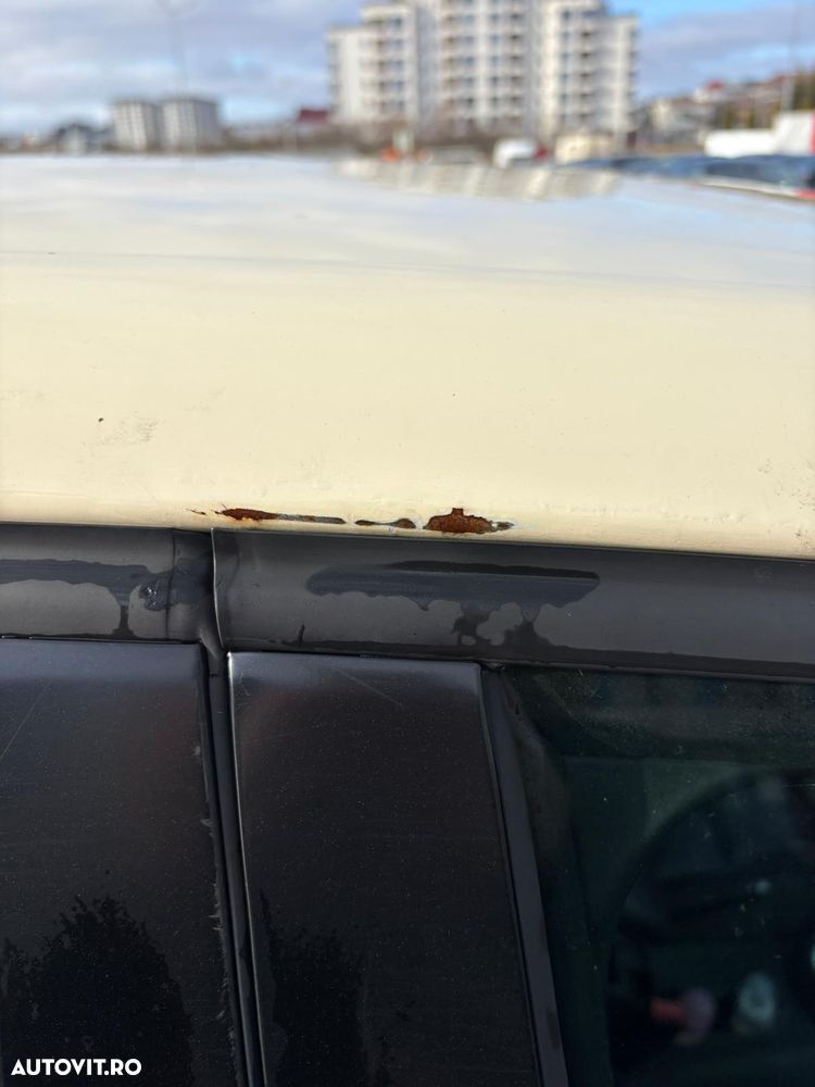 Volkswagen Touran - 12