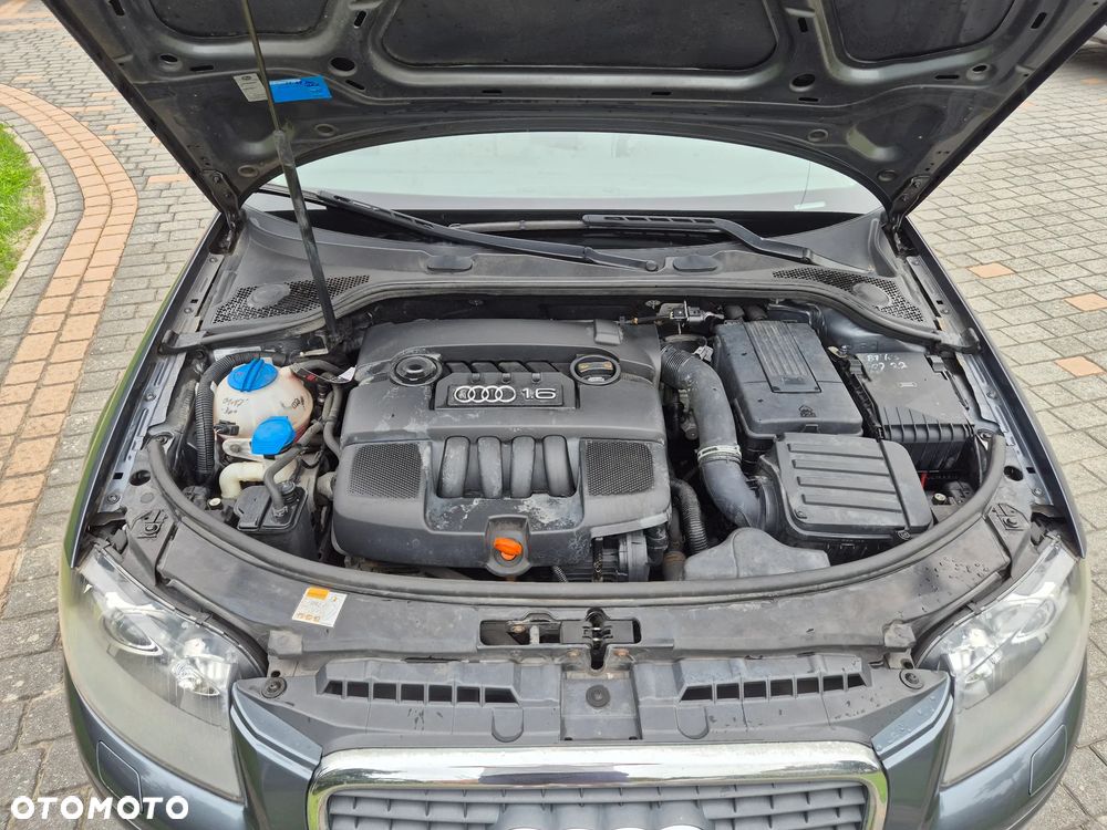 Audi A3 3-drzwiowe 1.6 Attraction - 22