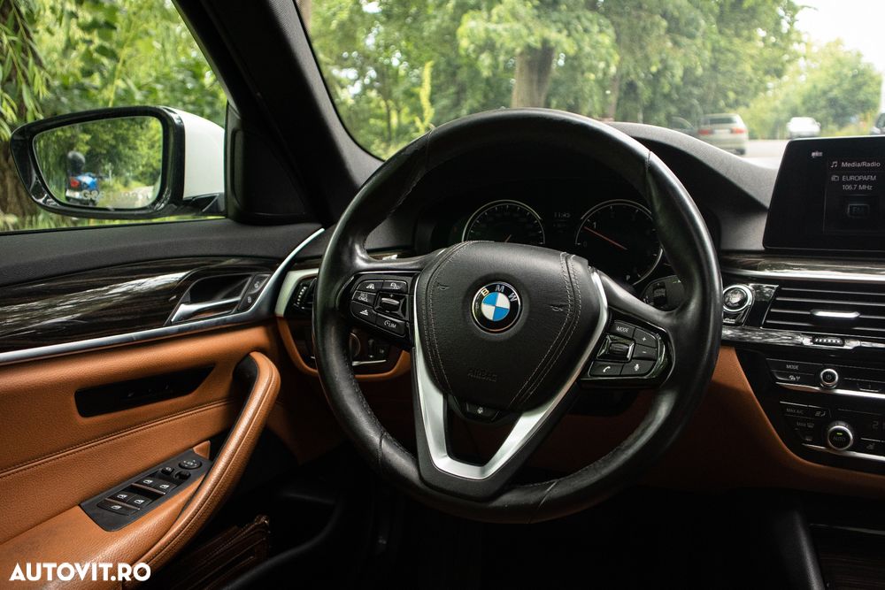 BMW Seria 5 530d xDrive Aut. Luxury Line - 27