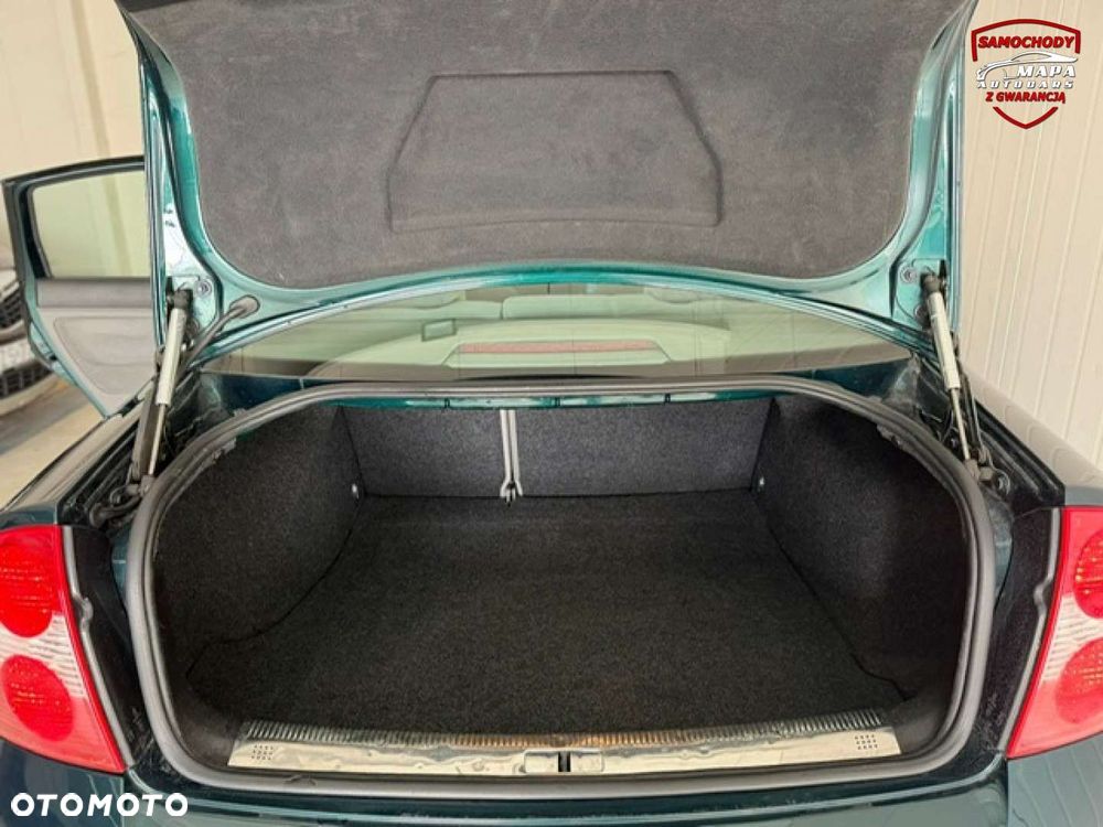 Volkswagen Passat - 20