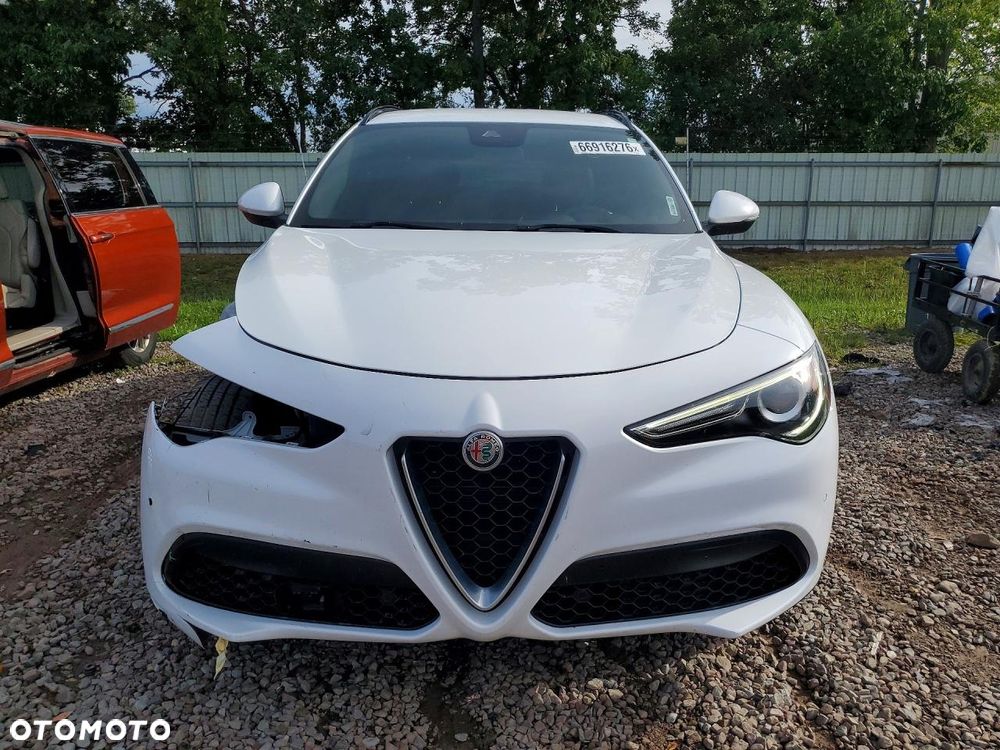 Alfa Romeo Stelvio - 5
