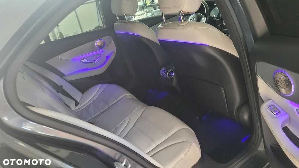 Mercedes-Benz Klasa C 300 7G-TRONIC - 13