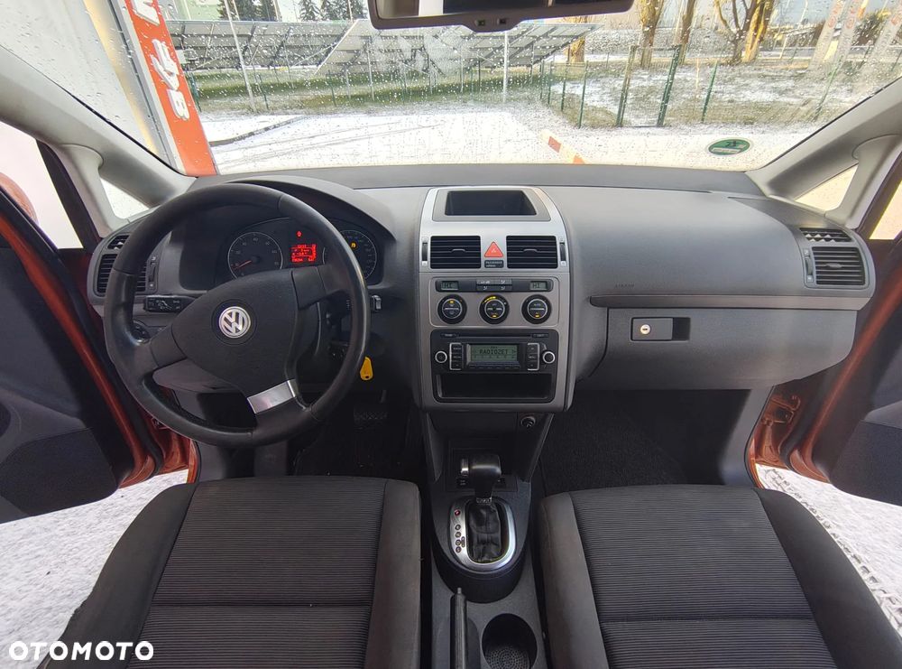 Volkswagen Touran 1.4 TSI DSG Trendline - 10