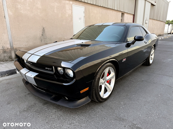 Dodge Challenger 6.1 SRT8