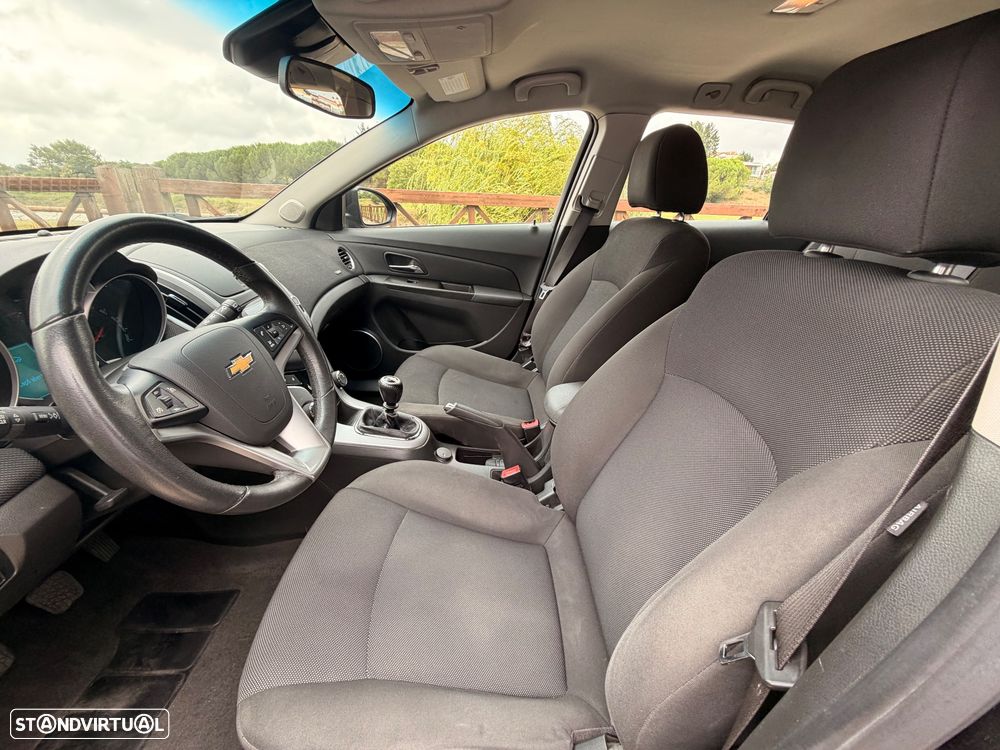 Chevrolet Cruze SW 1.4 LT - 21