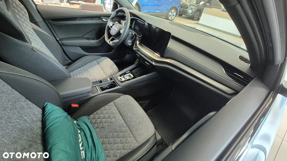 Skoda Octavia ver-1-5-tsi-mhev-sportline-dsg - 16