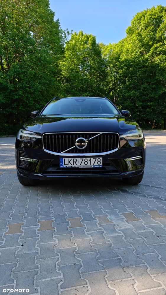 Volvo XC 60 B4 D AWD Momentum Pro - 2