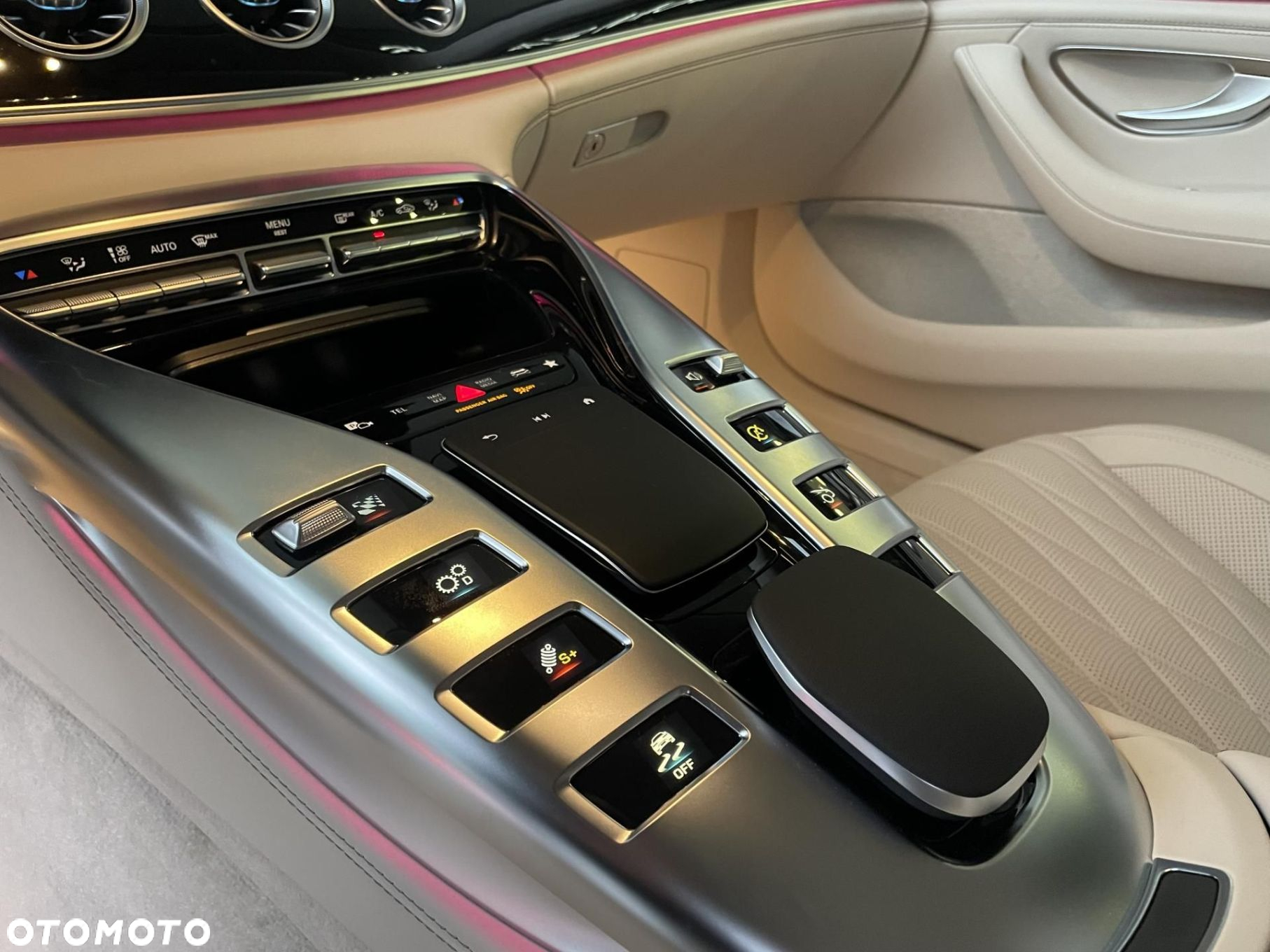 Mercedes-Benz AMG GT - 10