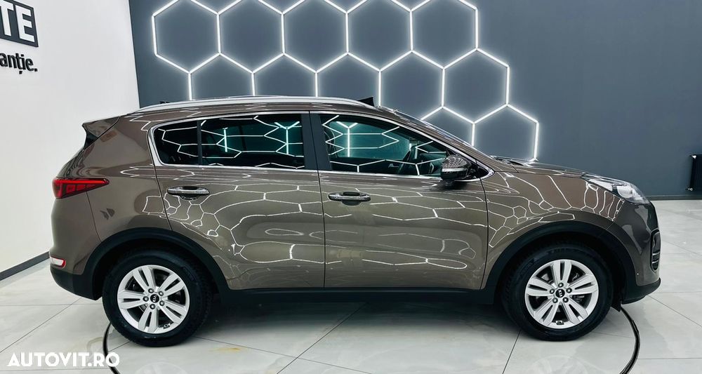 Kia Sportage 1.7 CRDI 2WD Dream-Team Edition - 36