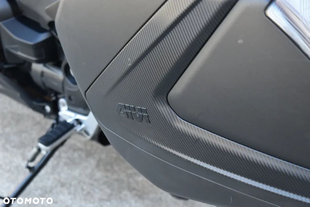 Honda VFR - 19