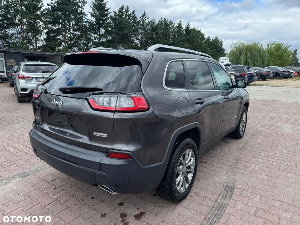 Jeep Cherokee - 3