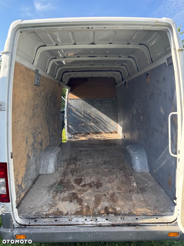 Mercedes-Benz Sprinter - 7