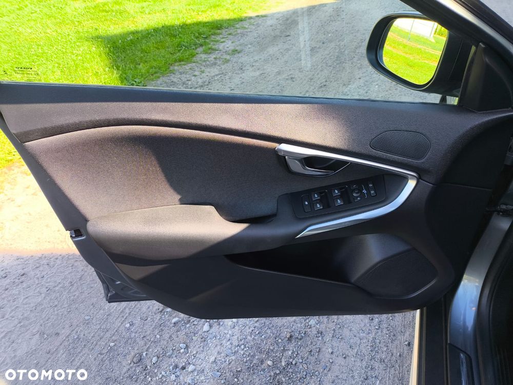 Volvo V40 D3 Momentum - 10