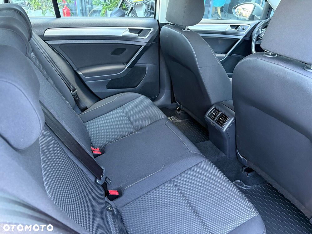 Volkswagen Golf - 15