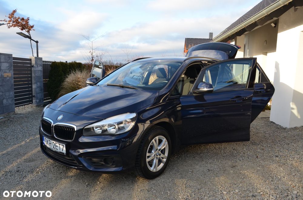 BMW Seria 2 218d - 12