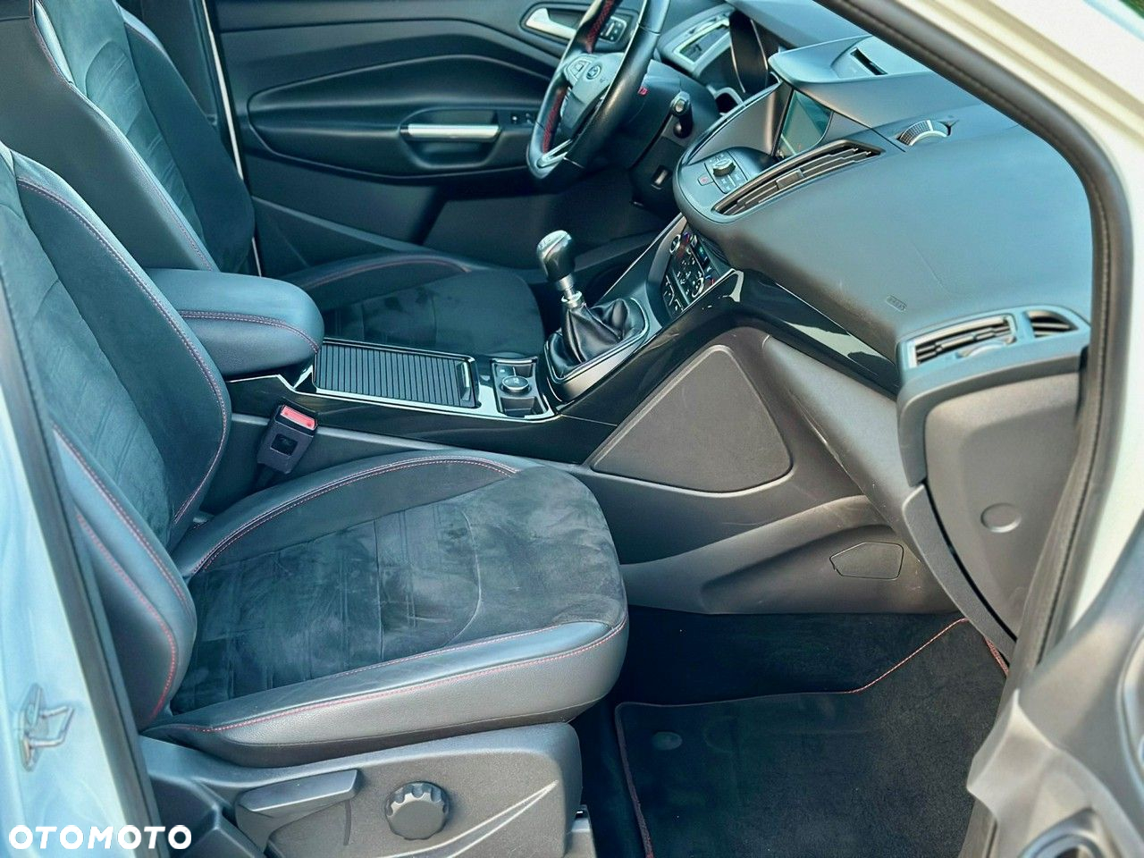 Ford Kuga - 8