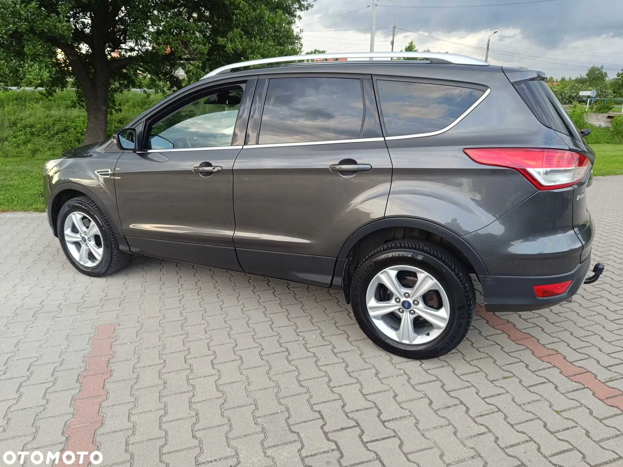Ford Kuga 2.0 TDCi 2x4 Titanium - 10