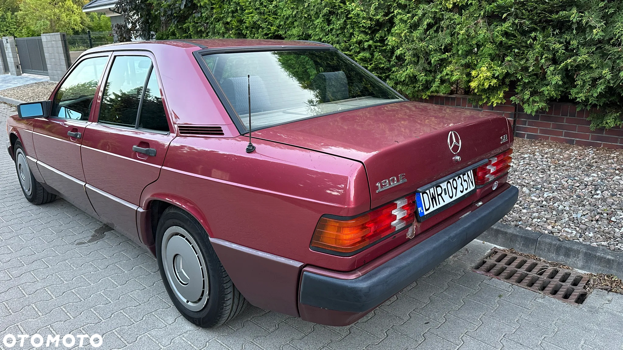 Mercedes-Benz W201 (190) - 12
