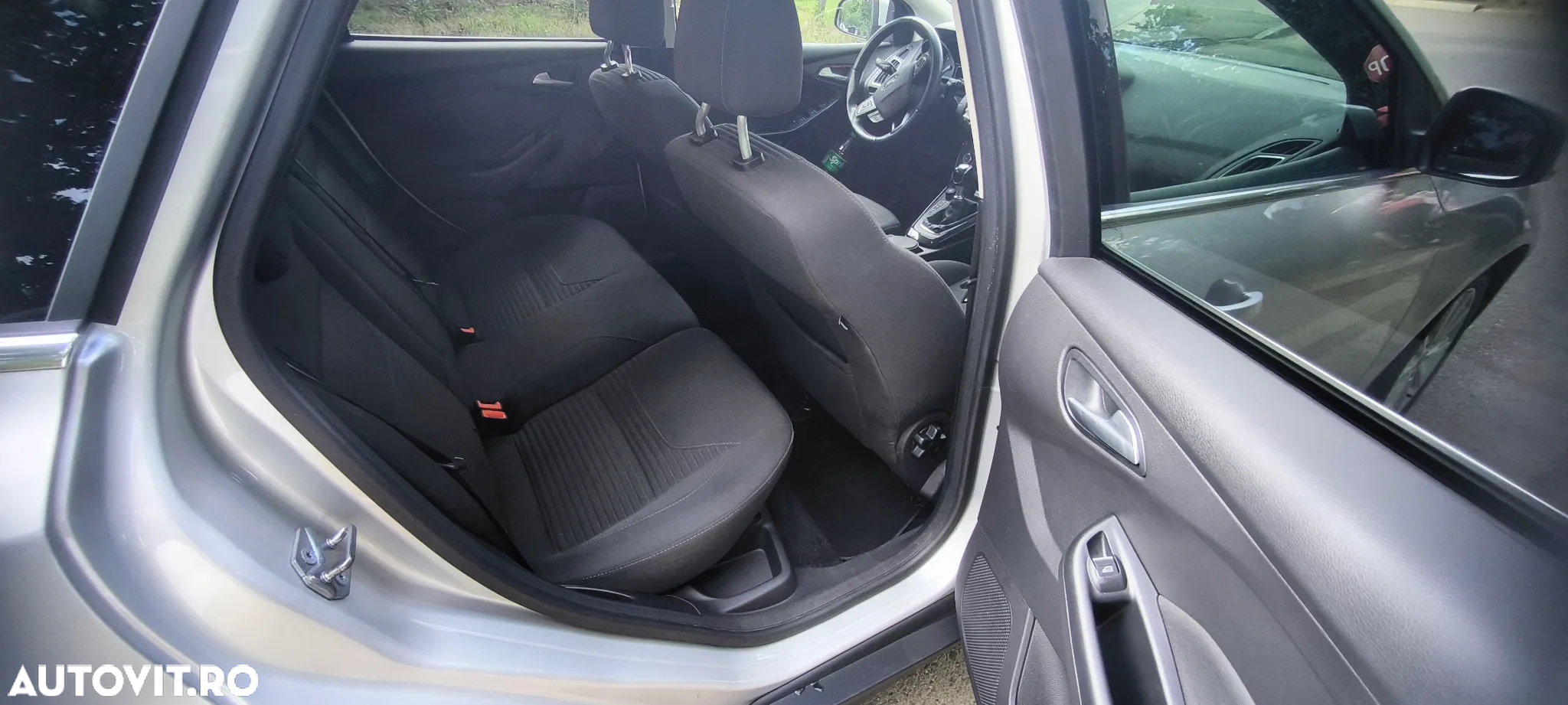 Ford Focus 1.5 EcoBlue Start-Stopp-System TITANIUM - 8