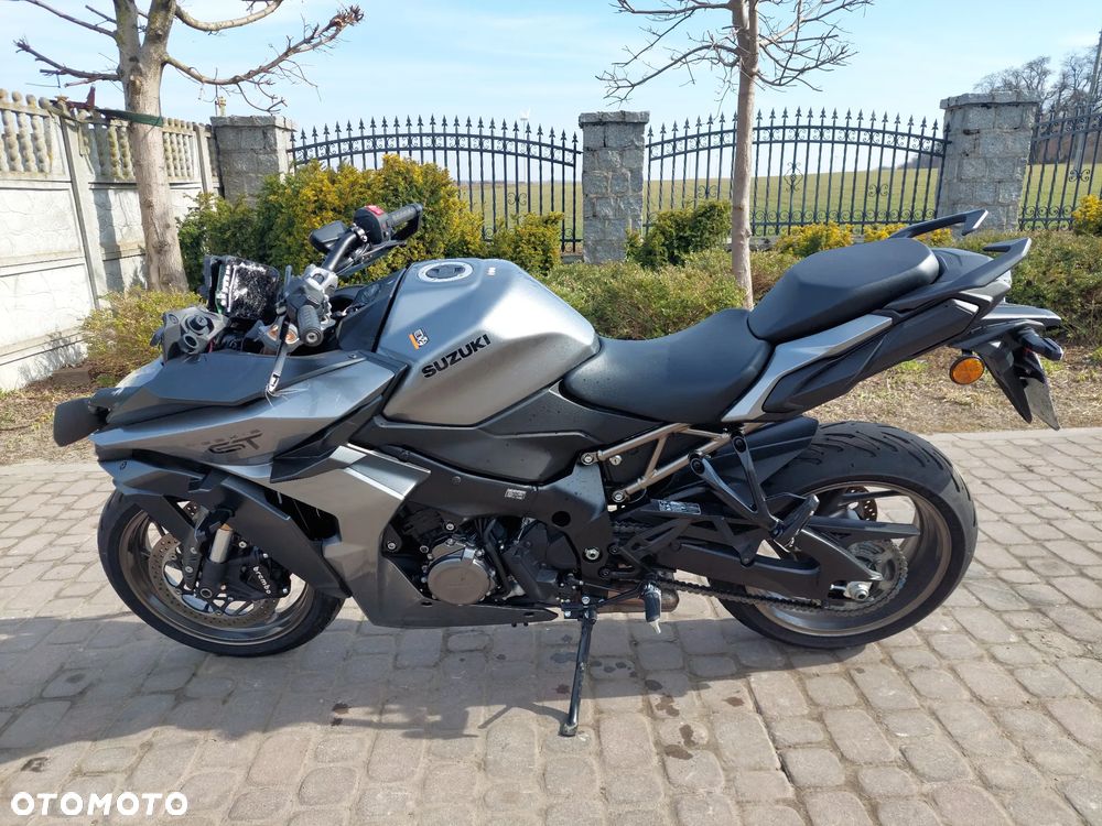 Suzuki GSX 1000 - 3