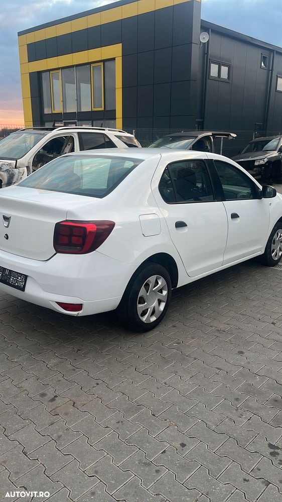 Dezmembram Dacia Logan 0.9 benzina din 2017 - 4