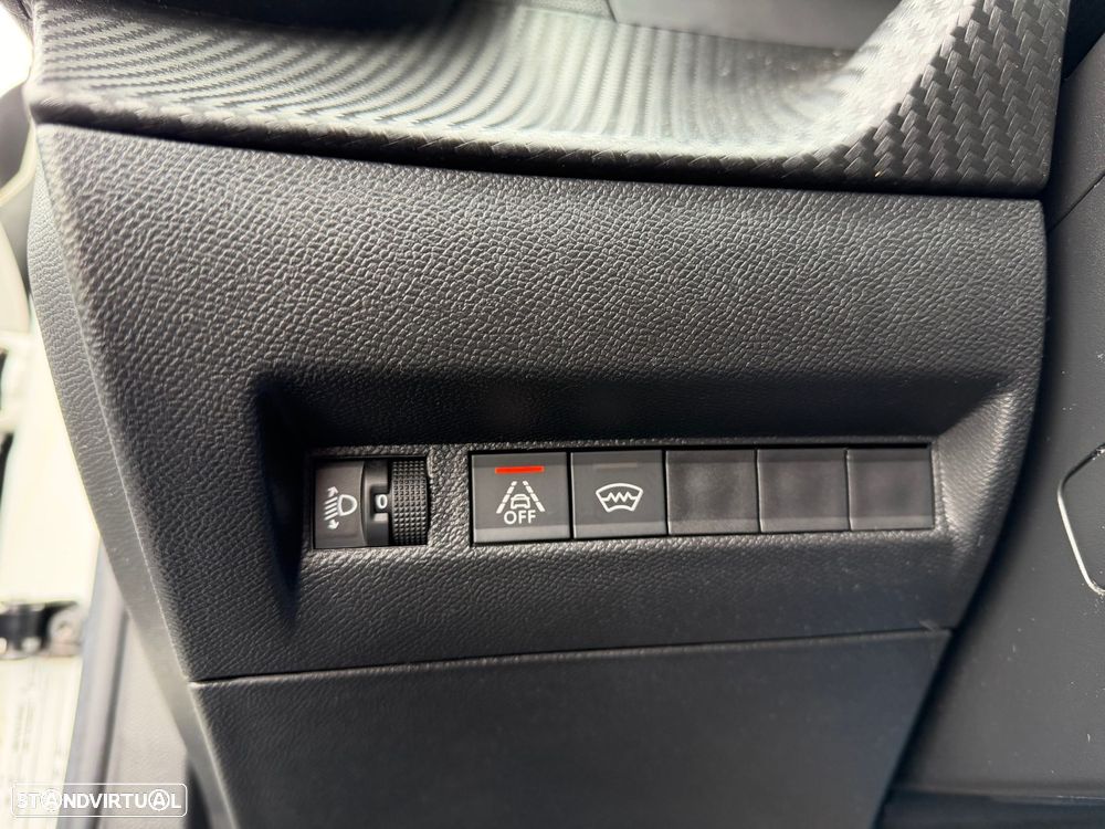 Peugeot 2008 1.2 PureTech Allure - 27