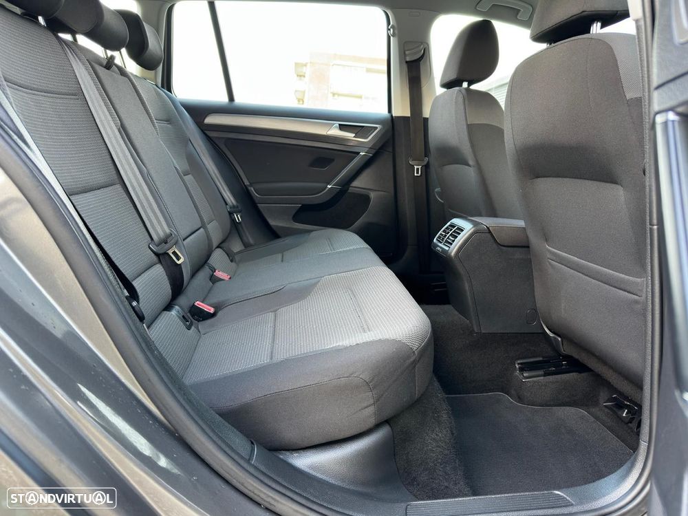 VW Golf Variant 1.6 TDi Confortline - 21