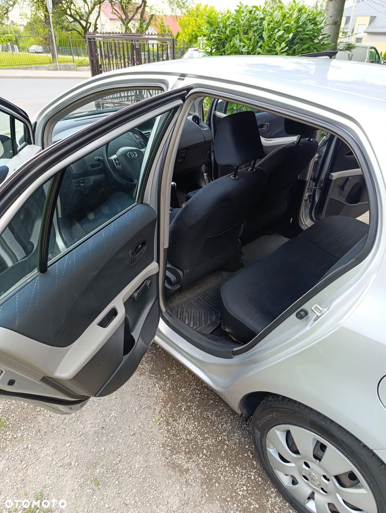 Toyota Yaris 1.3 Luna A/C - 14