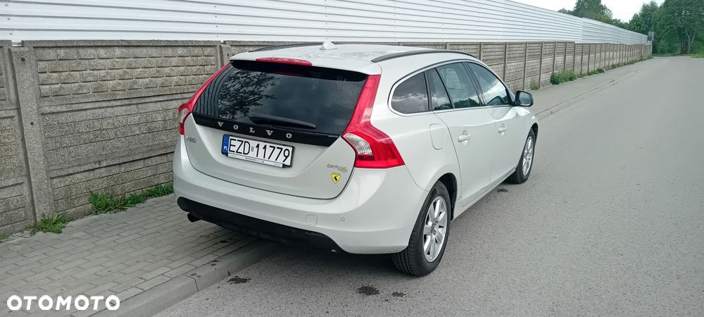 Volvo V60 DRIVe Momentum - 9
