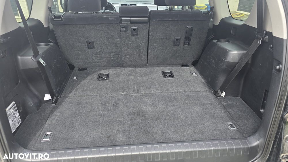 Toyota Land Cruiser 2.8l Turbo D-4D A/T Luxury - 16