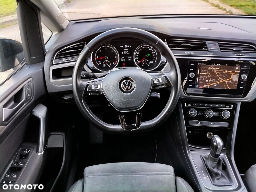 Volkswagen Touran - 5