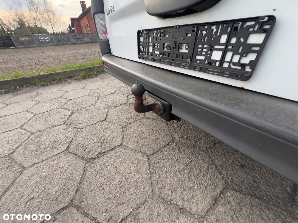 Opel Vivaro - 25