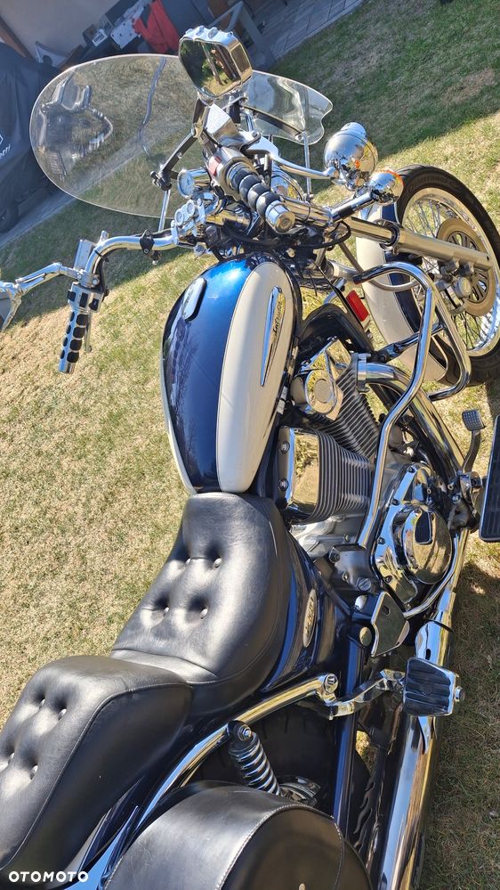 Suzuki Intruder - 14