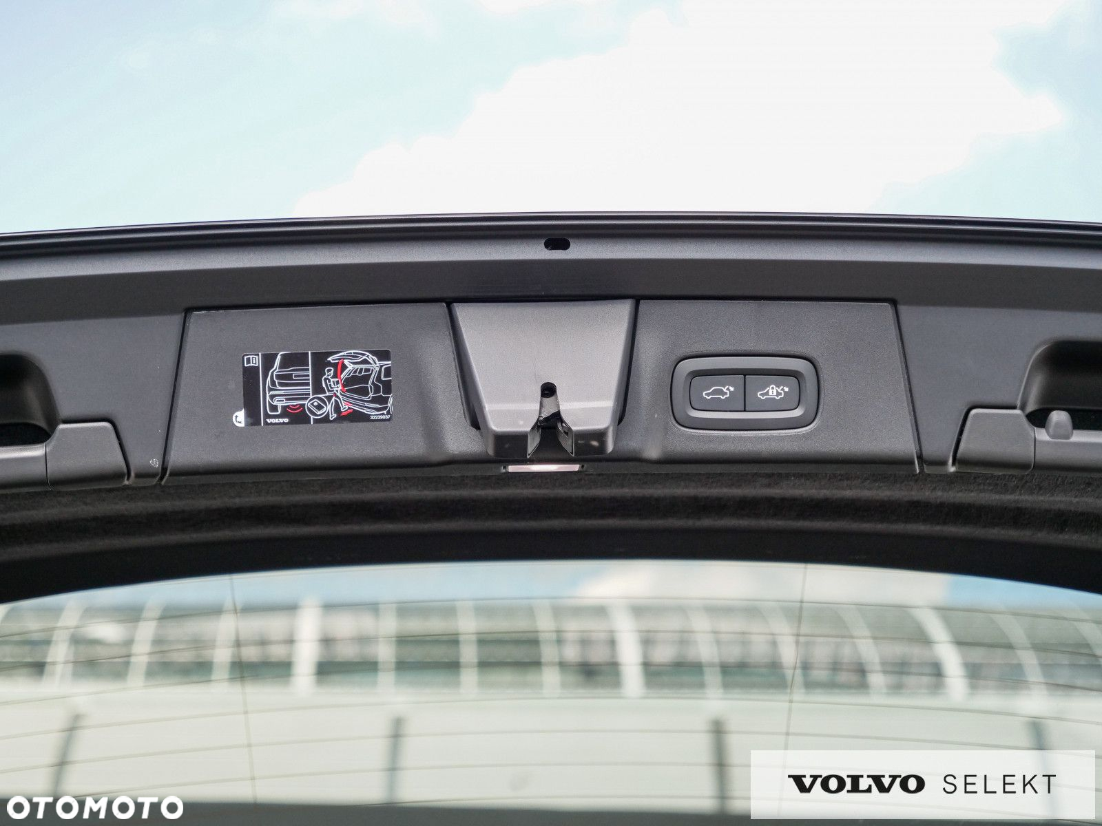 Volvo V90 Cross Country - 37